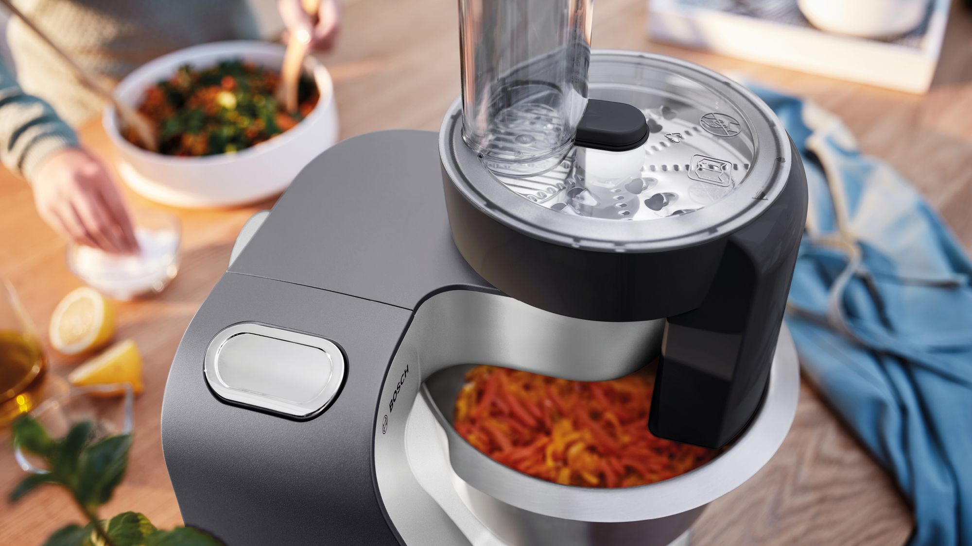 Bosch MUM58359 Serie 4 Mutfak Makinesi 1000 W Metalik İnoks