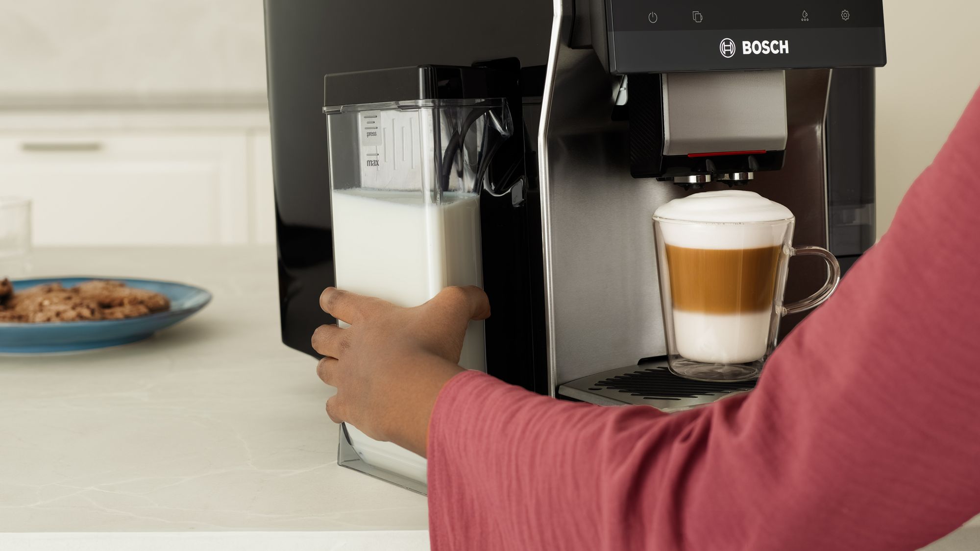 Bosch Serie 8 TQE80703 Tam Otomatik Espresso Makinesi