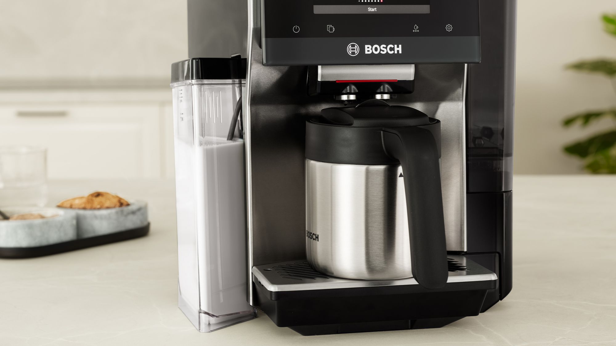 Bosch Serie 8 TQE80703 Tam Otomatik Espresso Makinesi